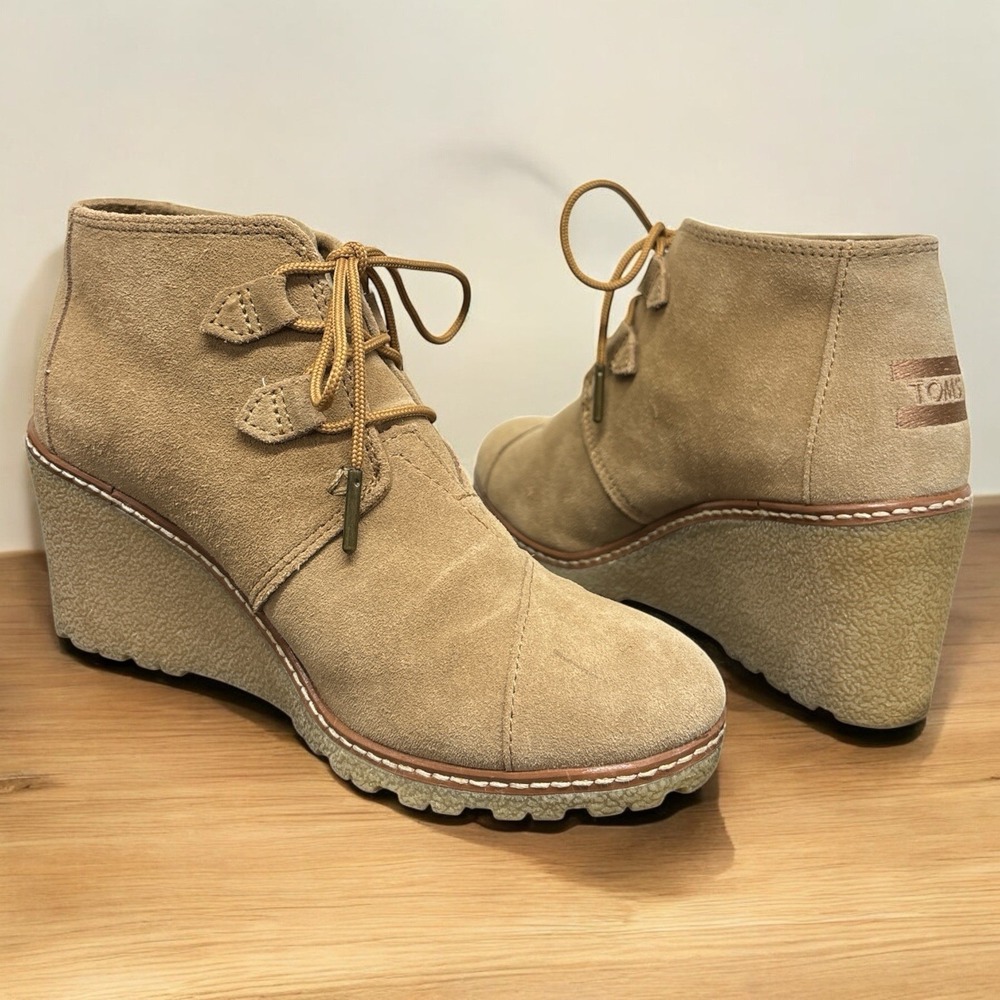 Toms Womens Boot Size 7 Tan Beige Suede Wedge Heel Lace Up Desert Bootie Shoes